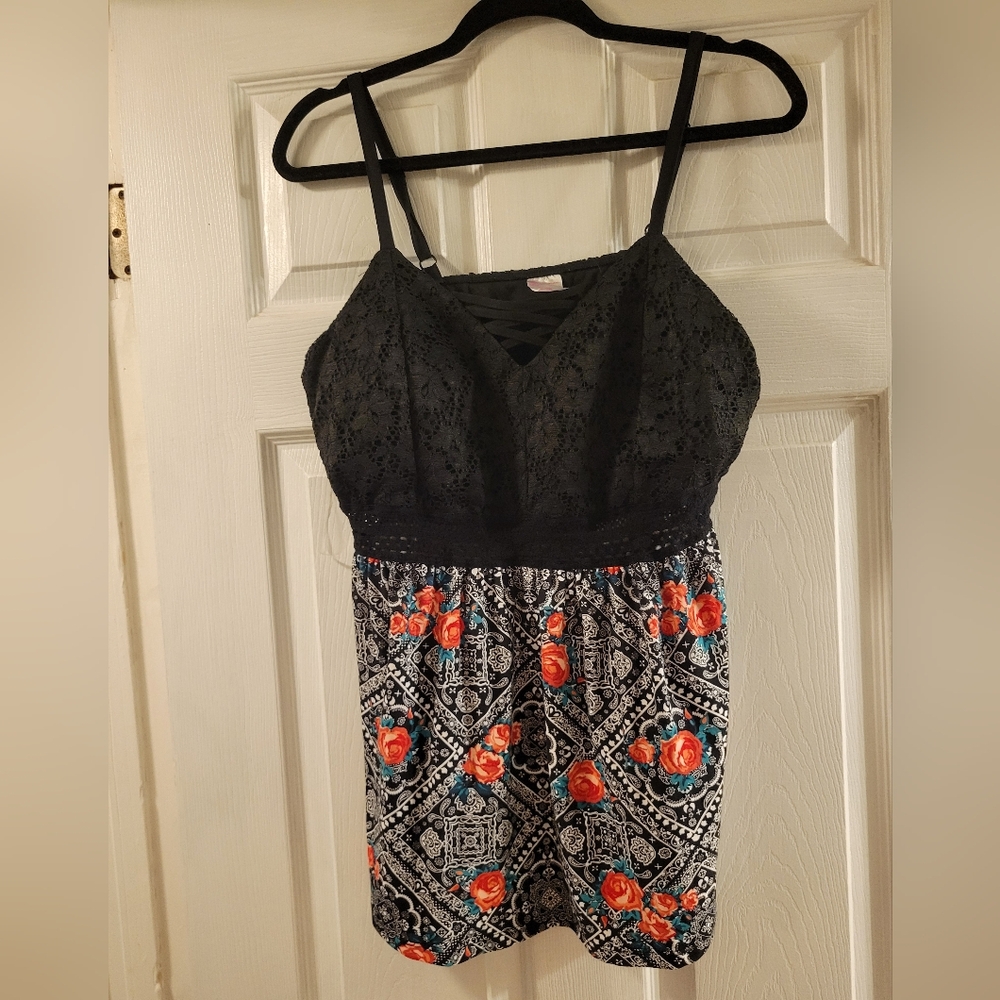 No Boundaries Black Crochet Top Size XL Lace Details Roses/bandana Patern NWT